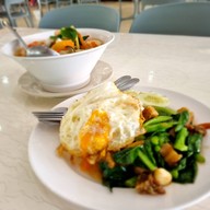 เมนูของร้าน เรือนเขาแหลม