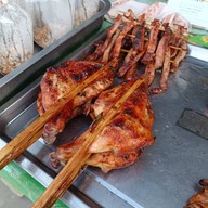 บรรยากาศ ลาบอุบลฯ อาหารตามสั่ง