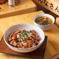 โอชิยะ ราเมง เทพคุณากร