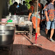 ข้าวขาหมูนายอุ๊ พลับพลาไชย