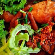 ก๋วยเตี๋ยวไก่มะระ ข้าวมันไก่ ครัวแม่ลัย