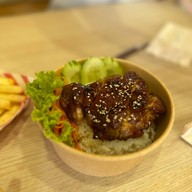 GOOD GOOSE กาแฟและขนม -