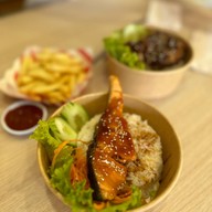 GOOD GOOSE กาแฟและขนม -