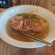 เมนูของร้าน ก๋วยจั๊บญวน เล้งแซ่บ มี-พุง