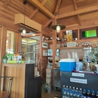 บรรยากาศ ก๋วยจั๊บญวน เล้งแซ่บ มี-พุง