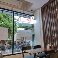 บรรยากาศ MAO Ramen(ข้าวหน้าเนื้อ เกี๊ยวซ่า ไก่คาราอาเกะ) Mao