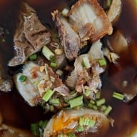 ก๋วยจั๊บโบราณคุณย่าเตือนใจ เทพรักษ์