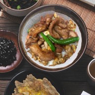 เรื่องของหมู ซ.19