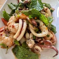 เจริญแซ่บ พัทยา ยำ ส้มตำ อาหารอีสาน ซีฟู้ด พัทยา