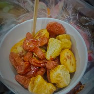 เมนูของร้าน ลูกชิ้นทอดกรอบ+ข้าวอิ่มระเบิด ไจแอ้น