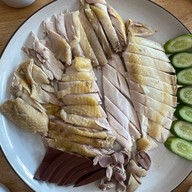 เมนูของร้าน ข้าวมันไก่ไหหน่ำหนั่ง สูตรไหหลำแท้ดั้งเดิม สาทร