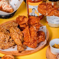 Changwon Fried Chicken ไก่ทอดเกาหลี - สาทร SATHON 11