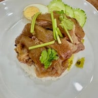 ร้านขาหมูแม่ศรีเจ้าเก่า