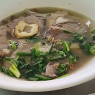 เมนูของร้าน ก๋วยจั๊บน้ำข้นเจ้าเก่าโคลิเซียม -