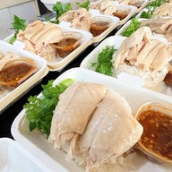 เฮียปิงข้าวมันไก่ - ข้าวหมูแดง หมูกรอบ สาขาถนนปู่เจ้าสมิงพราย