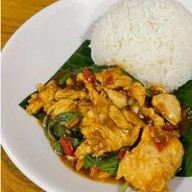 ครัวคุณต้อยกระเพรา🌶️พริกแห้งโบราน🍲🍱🥘 บ้านเอื้อสะพานขาวตึก 63 ห้อง 09เฟสเก่านะคะ