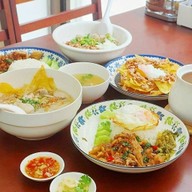 ใหม่ ขาหมู ลูกชิ้นน้ำใส สาขา 3  ซอยรังสรร ข้างบขส. เซ็นทรัล Mai Khamoo Lookchin 3