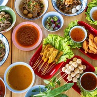 ก๋วยเตี๋ยวเรือณารา&ขนมจีน ข้าวซอย