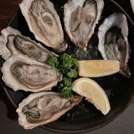 Scarlett Wine Bar & Restaurant โรงแรมพูลแมน จี สีลม