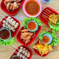 ก๋วยเตี๋ยวเรือณารา&ขนมจีน ข้าวซอย