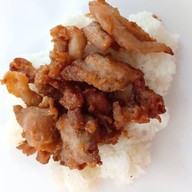 ร้านขวัญอาหารจานเดียว..ก๋วยเตี๋ยว .ข้าวเหนียวหมู