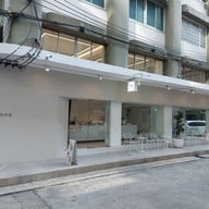 หน้าร้าน Mono Cafe BKK ราชเทวี