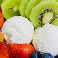 Fruitsindy - ผลไม้ปอกพร้อมทานและกรีกโยเกิร์ต