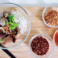 ก๋วยเตี๋ยว นำชัย อ่าวนาง ฮาลาลฟู้ด อ่าวนาง กระบี่