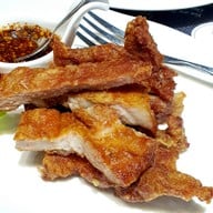 ลูกไก่ทอง ดิเอ็มควอเทียร์