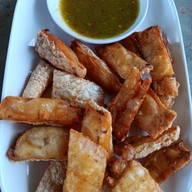 เมนู ร้านอาหาร กะพง หนามแดง (อาหารตามสั่ง เมนูเด็ด ผัดไทยกะพง หมี่กระเฉด กะพงคั่วพริกเกลือ กะพงลาบอิสาน แกงเหลืองกะพง ยอดมะพร้าว) Namdeang