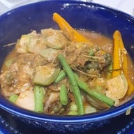 ลูกไก่ทอง ดิเอ็มควอเทียร์