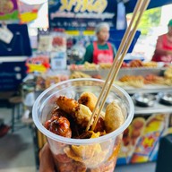 ร้านป้านิด ลูกชิ้นยืนกิน