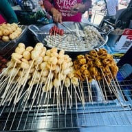 ร้านป้านิด ลูกชิ้นยืนกิน