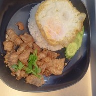 แซม ข้าวต้มชิว โต้รุ่ง นครทอง