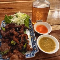 เมนู ร้านอาหาร กะพง หนามแดง (อาหารตามสั่ง เมนูเด็ด ผัดไทยกะพง หมี่กระเฉด กะพงคั่วพริกเกลือ กะพงลาบอิสาน แกงเหลืองกะพง ยอดมะพร้าว) Namdeang