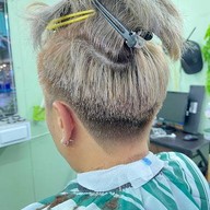 ร้านตัดผมชาย D.E.A BARBER SHOP   ตลาดสุวรรณเกลียวทอง เจริญนคร