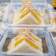 กาแฟ ลองเบิ่ง - บ้านฟ้า  คลอง6