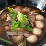 ก๋วยเตี๋ยวเนื้อตุ๋น-หมูตุ๋นบางกรวย