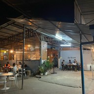 ร้านโกดัง หลังโรงเรียนสตรี