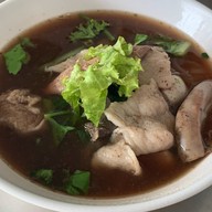 ก๋วยเตี๋ยวเนื้อตุ๋น-หมูตุ๋นบางกรวย