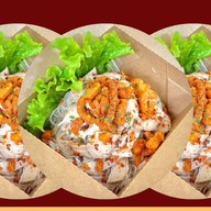 กะเพรา คุณจันทร์ ถนนร่มเกล้า