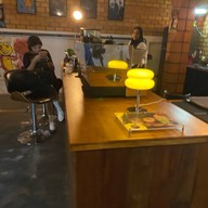 ร้านโกดัง หลังโรงเรียนสตรี