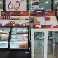 บรรยากาศ 60 Plus Bakery & Cafe