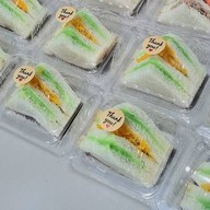 กาแฟ ลองเบิ่ง - บ้านฟ้า  คลอง6