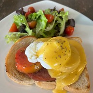 เมนูของร้าน YOLK