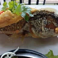 เมนูของร้าน The Three Little Pigs ท่าตลาด