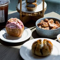 1st FLOOR Coffee•Brunch•Bar Maeklong