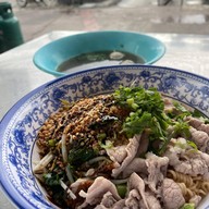 ข้าวกะเพรามั้ย ข้าวกะเตี๊ยว สาขา4