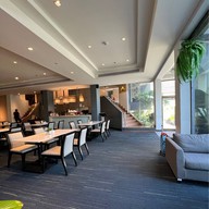 โรงแรม หลุยส์ แทเวิร์น