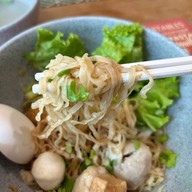 ลิ้มเหล่าโหงว บิสโทร เซ็นทรัลชิดลม โซน ฟู้ดฮอลล์